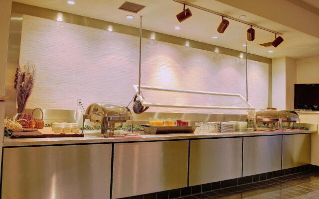 Holiday Inn & Suites Pittsfield-Berkshires by IHG