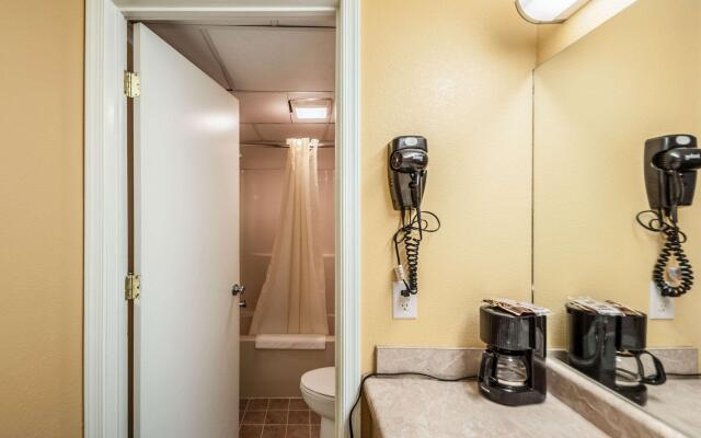 Econo Lodge Easton Route 50