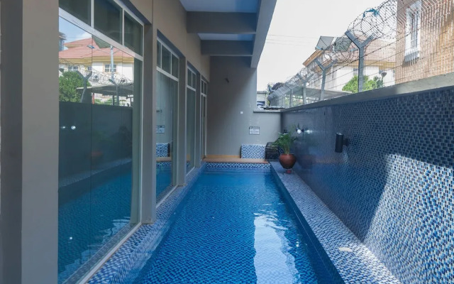 Golden Tulip Oniru Suites