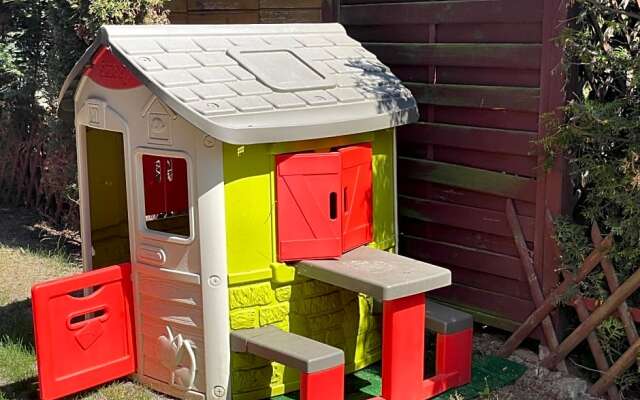Seaview House with fireplace