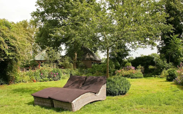 Secluded Farmhouse in Balkbrug with Hot Tub