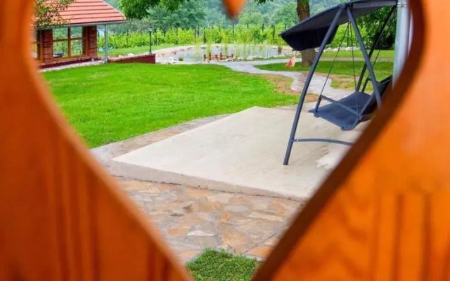 Patohill Vineyard Village