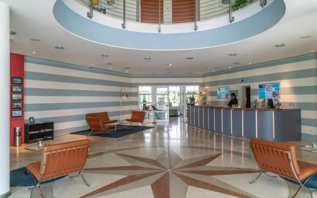 Globana Airport Hotel