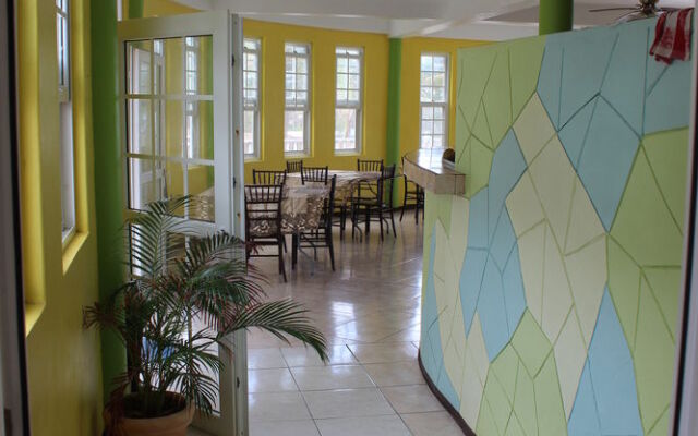 Sea Breeze Inn