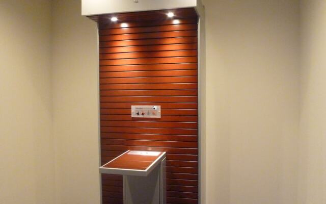 Hirakata Crystal Hotel - Adult Only