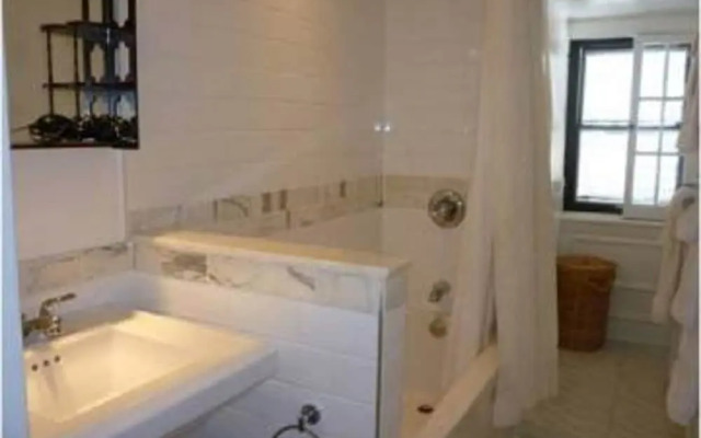 Ashbury House B&B