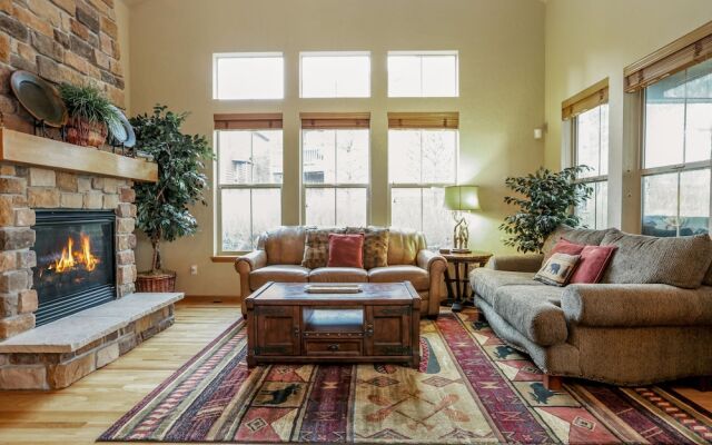 100 Deer Track Court House