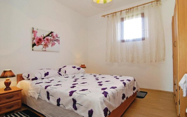 Amazing Apartment in Vrsi With 2 Bedrooms