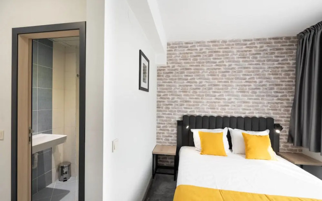 Adeo Hotel