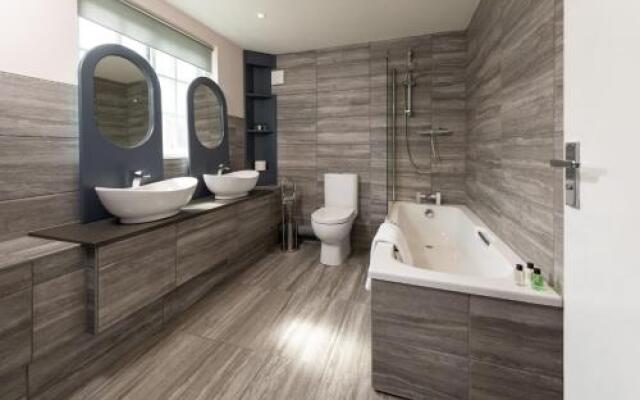 The Stable Suite @ York Racecourse