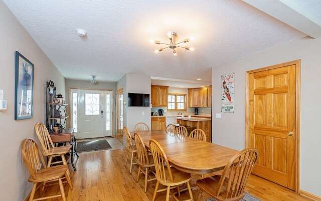 Moon Tower 4 Bedroom House