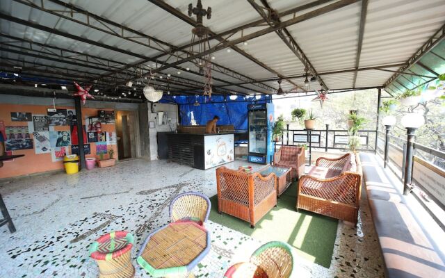 MAPLE SOCIAL HUBZ - Hostel