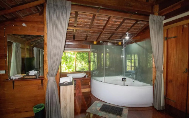 Royal Train Garden Resort By Zuzu