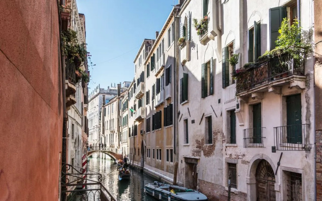 Rialto Bridge Venetian Style
