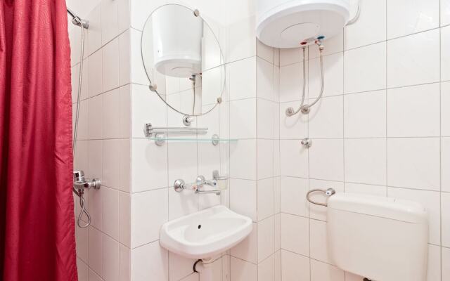 Comfortable Apartment With Large Covered Terrace