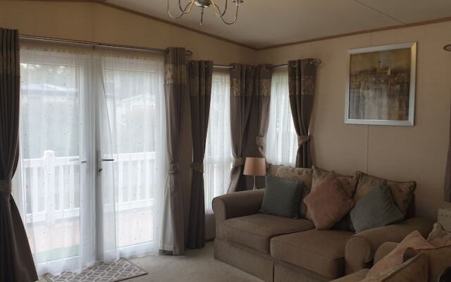 2-bed Caravan - Oakdene Forest Park
