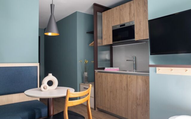 Bob W Tower Hill Studios