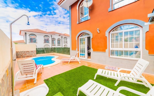 Holiday Villa, heated pool