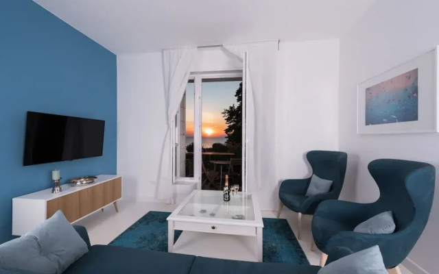 Aquamarine The Sea View Apartment