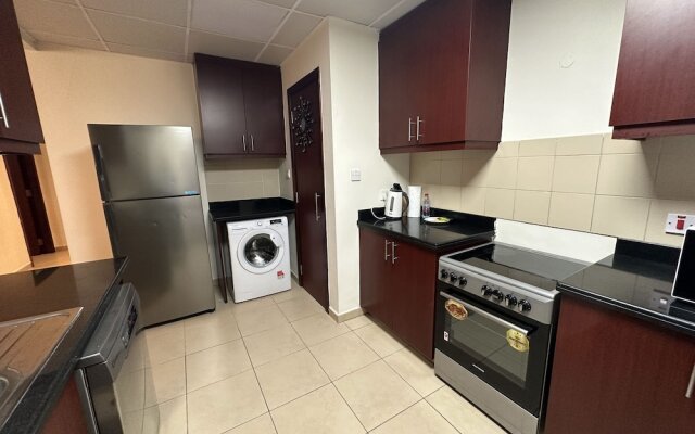 Manzil - Cozy 2BR Apt in JBR with Sea Views