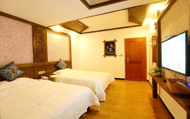 Memory of Xiangxi Humanities Theme Inn