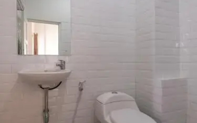Super OYO Collection O 90023 Damar Kusumo Guest House