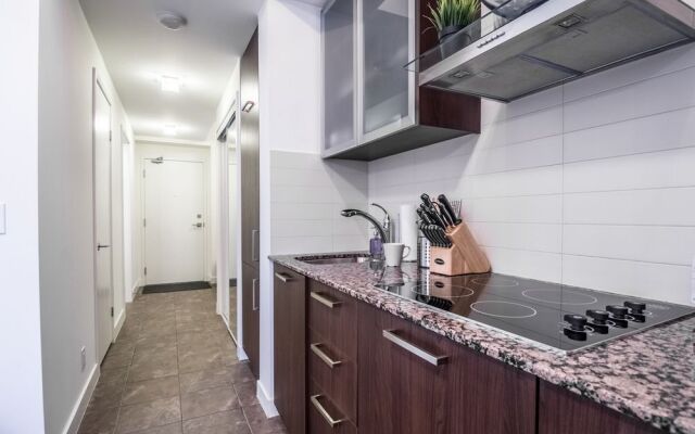 Lavish Suites - Luxury One Bedroom Condo