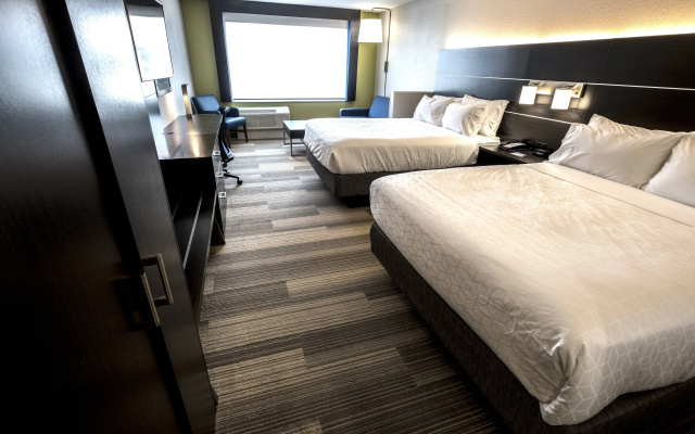 Holiday Inn Express & Suites Commerce by IHG