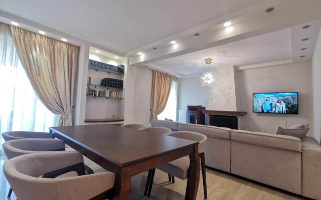 Cassiopeia - Glyfada Apartment
