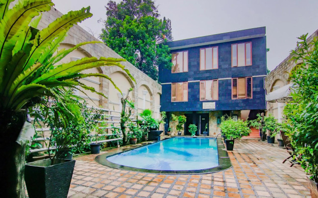 OYO 90094 Gayatri Residence
