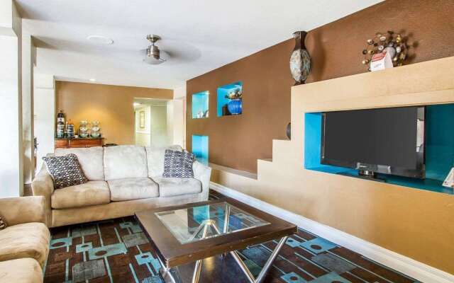 Quality Inn near Downtown Tucson