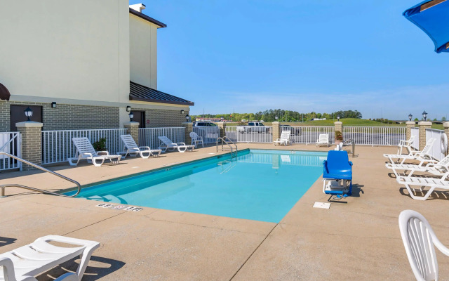 Comfort Inn & Suites Lincoln Talladega I-20