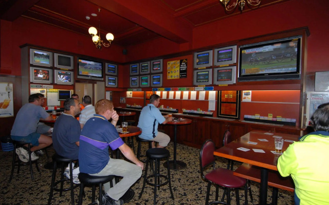 Captain Cook Hotel