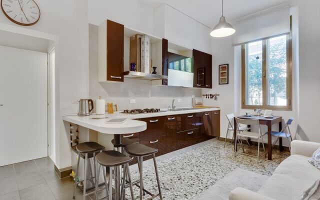 Cozy Apartment with Garden in Dorsoduro