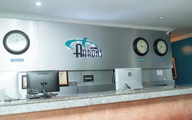 Aaron's Place Luxury Apartments & Rooms