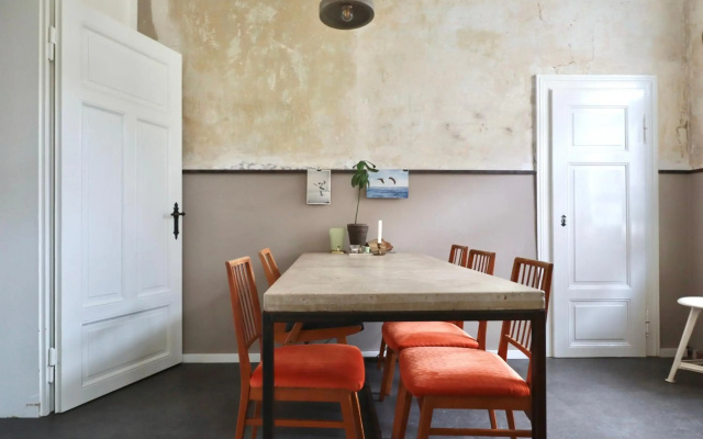 Vintage Apartment