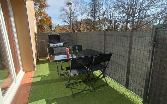 Superbe appartement F2 neuf : terrasse, barbecue.