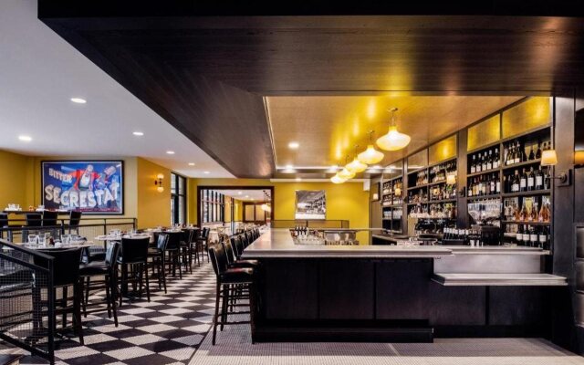 The Cloudveil, Autograph Collection