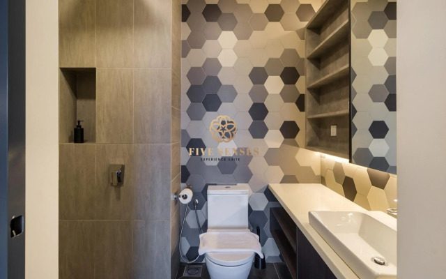 Ceylonz Suite by Five Senses