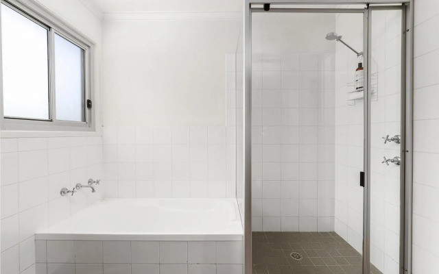 Boathouse 2 4pm Check Out Sundays