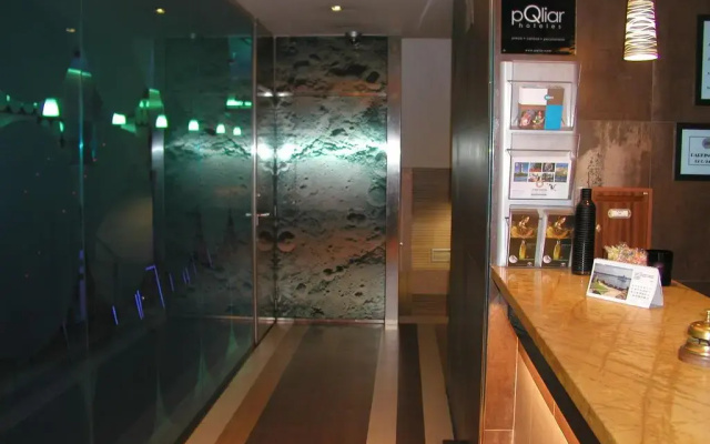 Hotel Moon