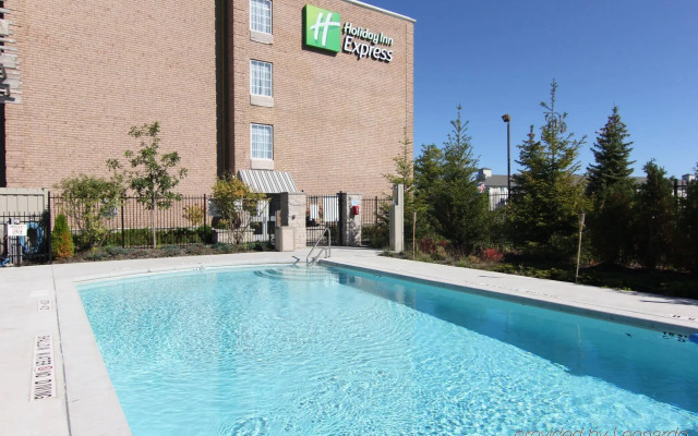 Holiday Inn Express Whitby by IHG
