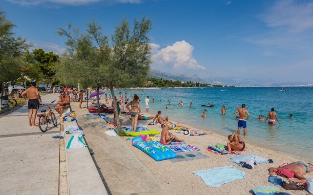 Apartment Antonio, on the Seafront With Garden