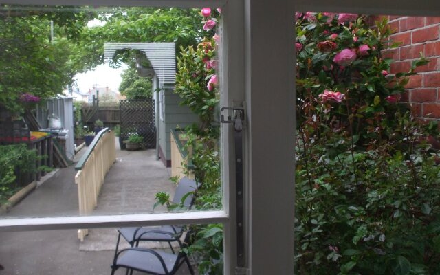 Elizabeth Court B & B