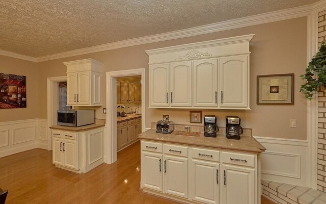 The Pillars Holiday home 9