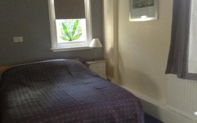 Becket House