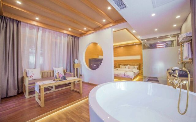 Love Inn Old Town Lijiang