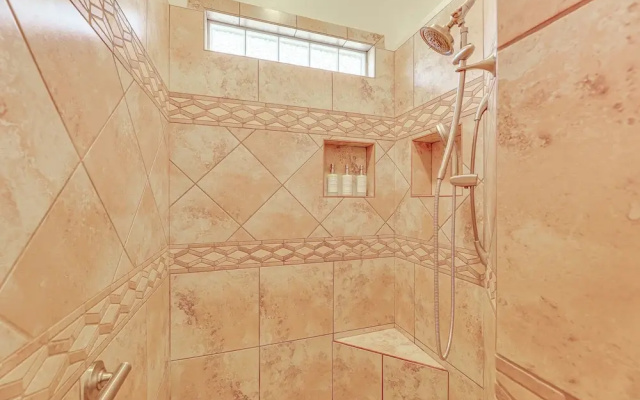 Extended-stay Oasis: Gilbert Getaway w/ Office!