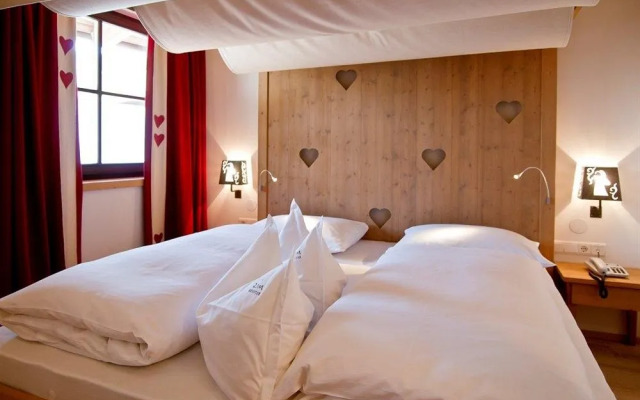 Zin Senfter Residence