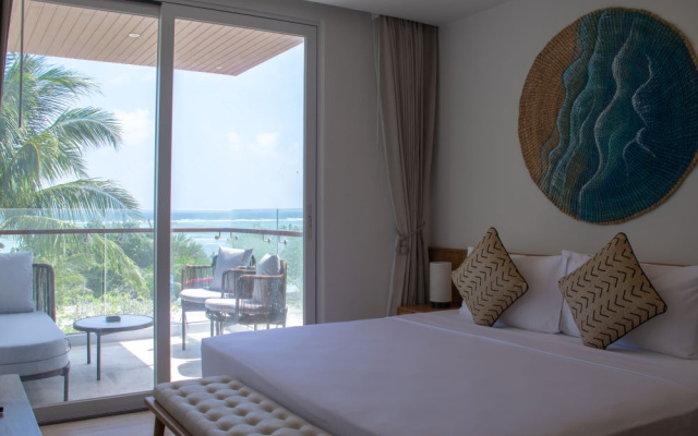 Stone Beach Club, Dhiffushi